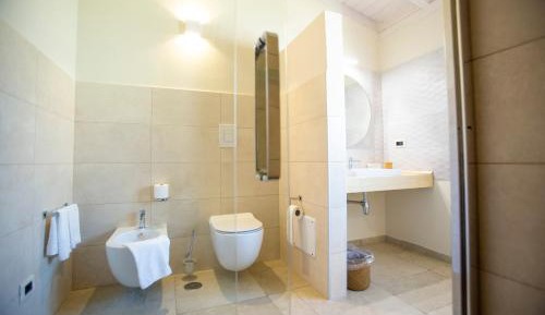 Deluxe Suite with Spa Bath