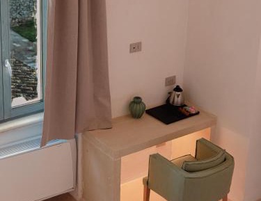 Deluxe Suite with Spa Bath