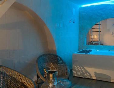 One-Bedroom Apartment with Spa Bath