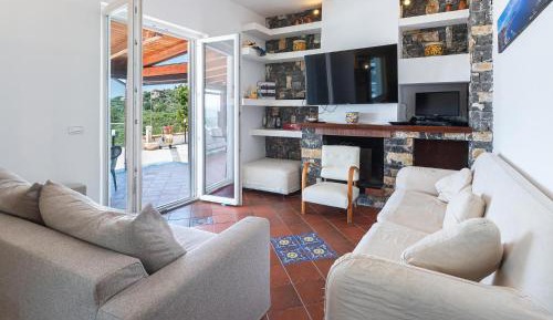 Five-Bedroom Holiday Home