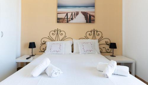 One-Bedroom Apartment with Sea View