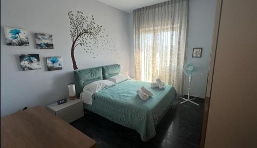 Deluxe One-Bedroom Apartment