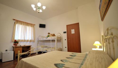 Quadruple Room with Private Bathroom