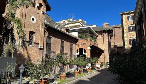Apartment with Garden View