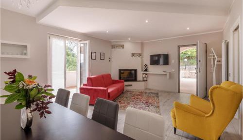 Three-Bedroom Vacation Home 