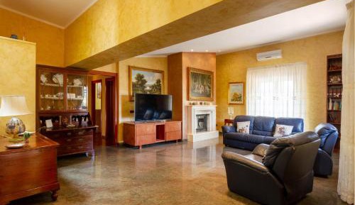 Three-Bedroom Vacation Home 