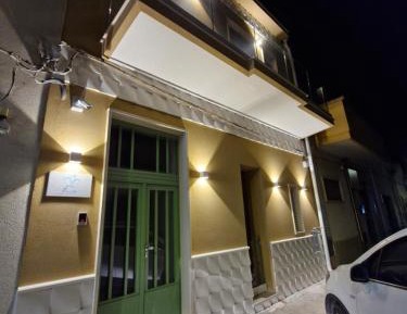 Two-Bedroom Deluxe Apartment with Balcony