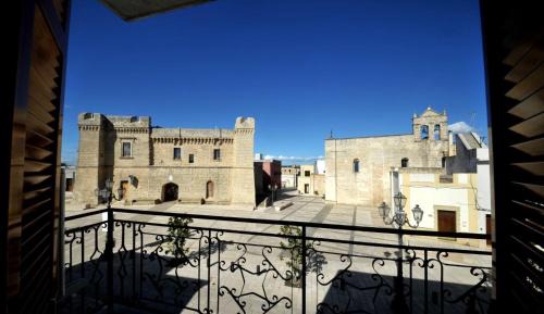 Two-Bedroom Deluxe Apartment with Balcony