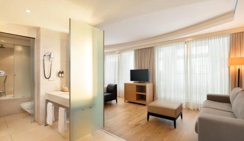 Family Twin Bed with Balcony