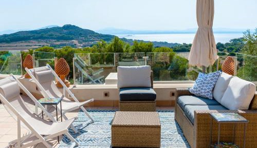 Deluxe Double Room with Balcony and Sea View
