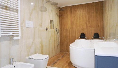 Suite with Spa Bath