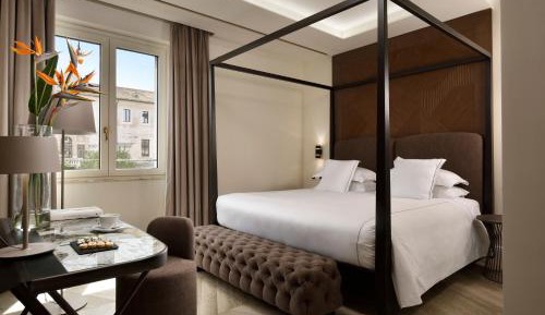 Superior Executive with canopy bed 