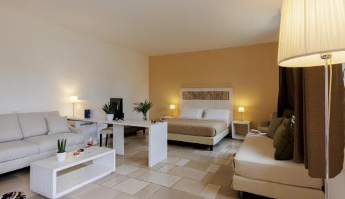 Deluxe Family Suite