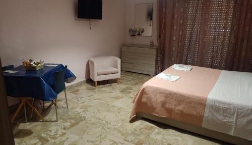 Deluxe Room (2 Adults + 1 Child)