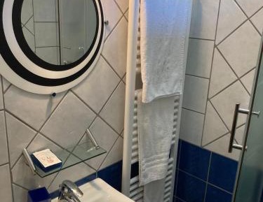 Economy Single Room