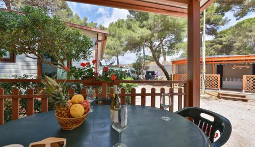 Deluxe Bungalow with Garden View