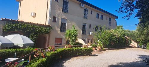 Superior One-Bedroom Apartment (4 Adults)