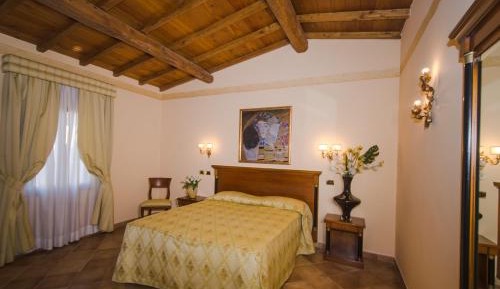 Double Room with Patio - Annex