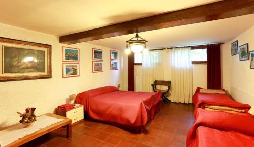 Quadruple Room with Shared Bathroom