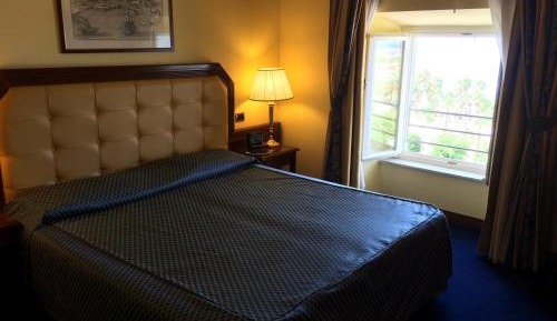 Double or Twin Room with Sea View