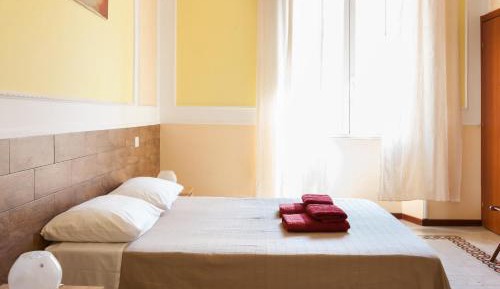 Triple Room with Private Ensuite Bathroom