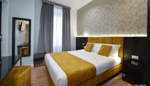 Deluxe Double Room (2 Adults + 1 Child)