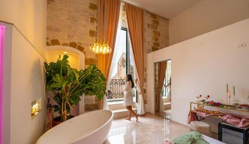 Queen Room with Balcony