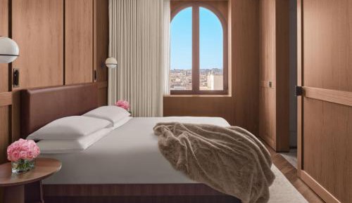 Premier Skyline King Room - High Floor