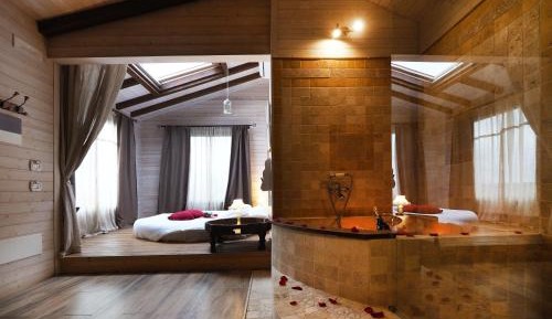 Suite with Lake View
