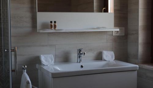Quadruple Room with Private Bathroom