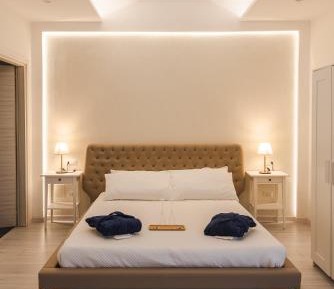 Deluxe Double Room with Balcony and Sea View