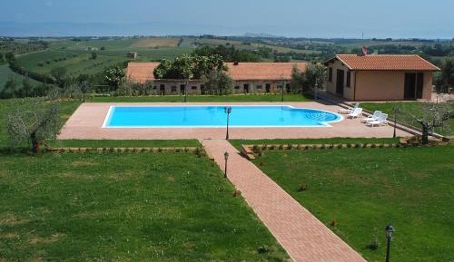 Apartment with Pool View 
