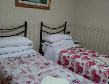 Twin Room with Shower
