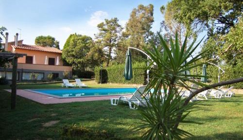 Villa with Garden View