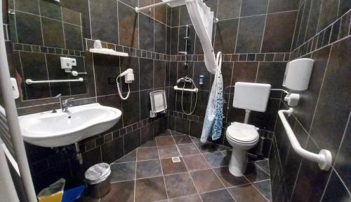 Double or Twin Room - Disability Access
