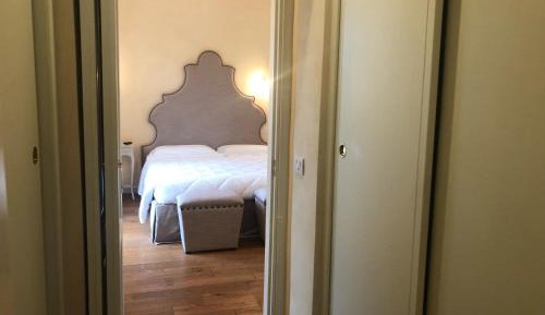 Deluxe Suite with Spa Bath