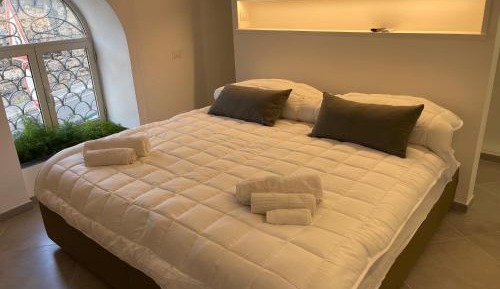 One-Bedroom Deluxe Apartment