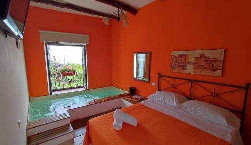 King Room with Spa Bath