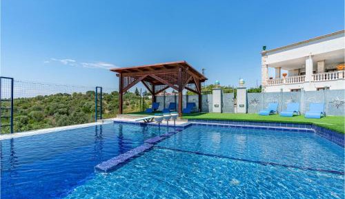 Three-Bedroom Vacation Home 