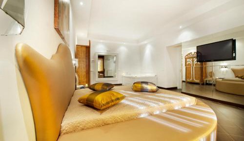 Suite with Spa Bath