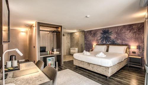 King Room with Spa Bath