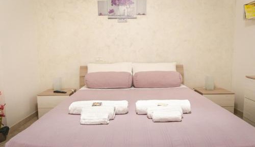 Quadruple Room with Private Bathroom