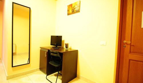 Quadruple Room with Private Bathroom