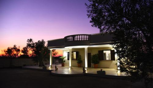 Villa with Garden View