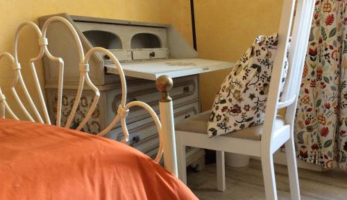 Superior Single Room with Shared Bathroom