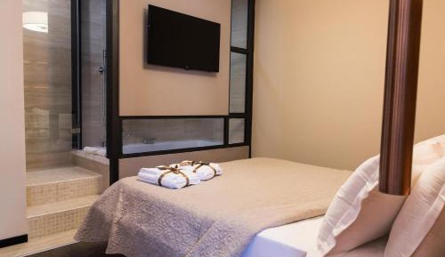 King Room with Spa Bath