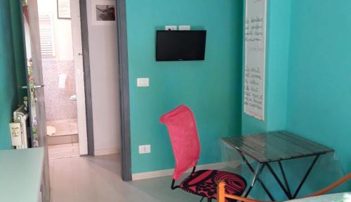 Single Room with Shared Bathroom