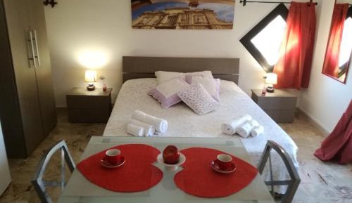 Studio (2 Adults)