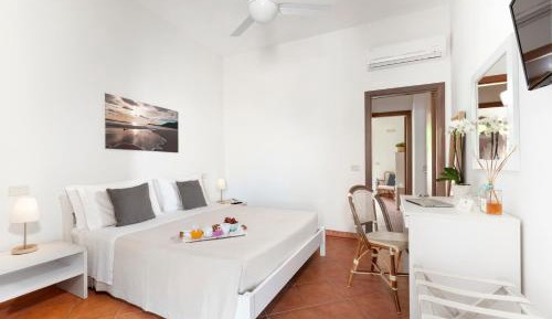 Family Room with shared Terrace and Sea View