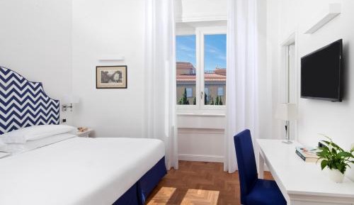 Double Room with Partial Sea View